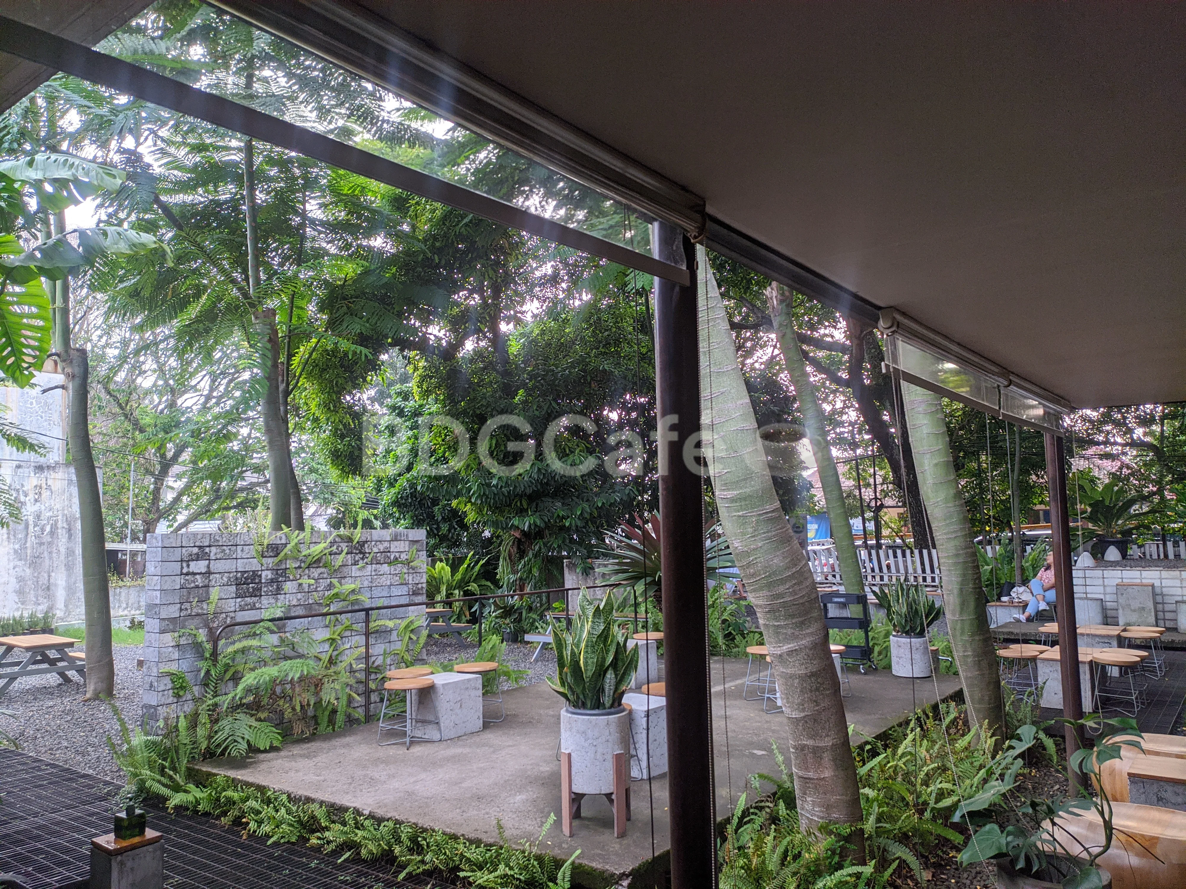 Tempat duduk outdoor